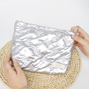 Sac de maquillage portable Sac de maquillage en PU brillant gaufré à la mode avec fermeture éclair Convient pour les voyages - Product Image 2