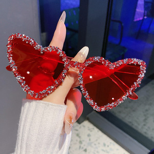 Nuovi Occhiali da Sole da Donna Senza Montatura con Strass Colorati Stile Europeo-Americano UV400 a Cuore Inclinato per Feste - Cross-border - Product Image 2