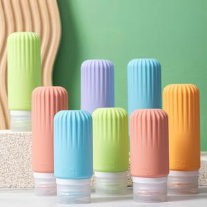 Paquete de 4 Botellas de Viaje Deportivas de Silicona de 3 oz, Libres de BPA, a Prueba de Fugas, Reutilizables, Aptas para Lavavajillas y <span class=keywords><strong>Microondas</strong></span>, de Gran Capacidad - Product Image 3