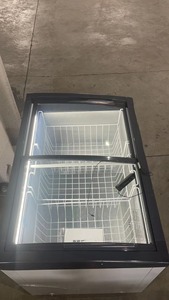 Congelador de Helados Tipo Arcón para Supermercado, Comercial, con Tapa de Vidrio, Enfriamiento Directo, Temperatura Única, Mecánico, CE - Product Image 2