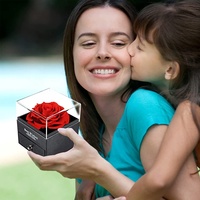 Cadeau de la Saint-Valentin : Coffret Cadeau Éternel de Roses en Savon dans une Boîte en Acrylique avec Collier « Je t'aime » et Roses Conservées