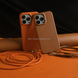 Mobile réel personnalisé nouveautés tendance cellulaire qualité supérieure bandoulière en cuir véritable coques de téléphone pour <span class=keywords><strong>Iphone</strong></span> 16 <span class=keywords><strong>Pro</strong></span> Max - Product Image 2