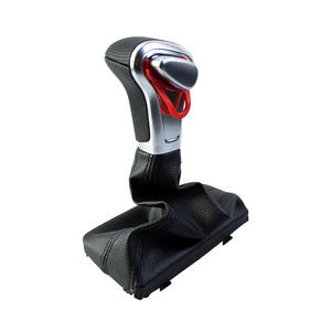 Couvre-poignée de levier de vitesses automatique Audi en cuir noir cousu avec une ligne rouge, style classique pour Audi A4 A6 - Product Image 2