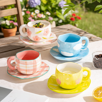 Set cangkir kopi keramik lukisan tangan gaya segar Modern Set piring cangkir kopi lucu desain hati feminin kualitas tinggi cangkir teh siang