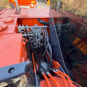 حفارة هيتاشي 60 يابانية مستعملة أصلية صنع في اليابان، آلة حفر زاحفة مستعملة طراز ZX60 - Product Image 4