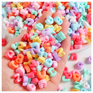 ตัวอักษร<span class=keywords><strong>ภาษา</strong></span>อังกฤษขนาดเล็กน่ารัก 26 ตัว พร้อมตัวเลข ทำจากเรซิ่น แบบหลังแบน สำหรับตกแต่งรองเท้า เคสมือถือ หรือทำชื่อตามสั่ง - Product Image 2