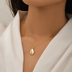 Collar con Colgante de Diamantes en Plata de Ley 925 Chapado en Oro de 18K - Product Image 3