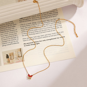 Collar de Acero Inoxidable con Colgante de Mariposa Roja y Circonita, Chapado en Oro de 18K, para Uso Diario - Product Image 3