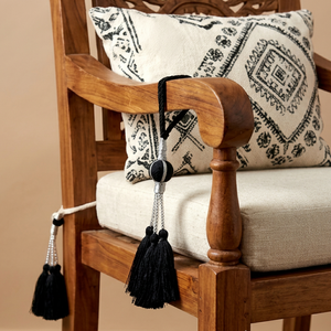 Flecos Decorativos Negros para Reposabrazos de Silla, Material 100% Rayón - Product Image 1