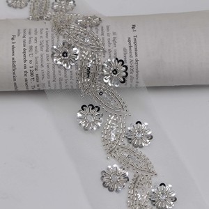 Tela de Encaje Bordado con Malla Negra y Blanca, Tela para Coser Ropa, Adorno de Cuentas de Cristal, Adorno de Lentejuelas con Flores para Disfraces - Product Image 4