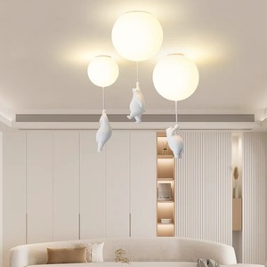 Lámpara de Globo Astronauta Nórdica Minimalista para Niños y Niñas, Lámpara Colgante Moderna para Dormitorio, Iluminación Infantil con Temática Espacial - Product Image 1