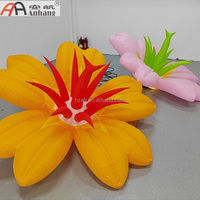 Magnifiques fleurs décoratives gonflables colorées pour activités thématiques, exposition sur le thème d'Alice, décoration de scène ou événements