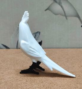 Figura de Cacatúa de Cristal Soplado de Murano, Mundo de Cristal en Miniatura, Patas Blancas y Negras, Diseño Minimalista, Accesorio Ligero para Decoración de Oficina - Product Image 5