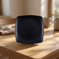 Assiettes en mélamine noires minimalistes écologiques jetables de qualité alimentaire de 7,5 pouces pour poisson