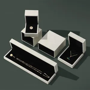 تخصيص درج مخملي صندوق مجوهرات هدية سوار سوار مربع مع شعار مخصص وإدراج رغوة