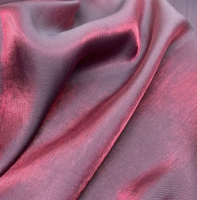 Em estoque algodão brilhante 70% rayon 30% poliéster mistura cetim de duas cores brilhante tecido feminino moda tecido atacado