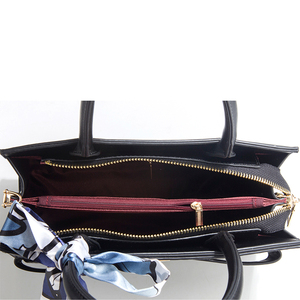Sac à main de haute qualité OEM ODM 2027, motif crocodile, <span class=keywords><strong>cadeau</strong></span> <span class=keywords><strong>pour</strong></span> <span class=keywords><strong>maman</strong></span>, sac à main <span class=keywords><strong>pour</strong></span> femmes, nouveau style, sac fourre-tout tendance, sac bandoulière - Product Image 4