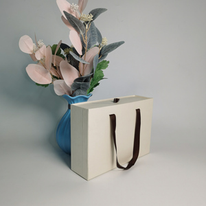 กล่องพิมพ์โลโก้สีดำแบบกำหนดเอง ใช้ซ้ำได้ รีไซเคิลได้ เป็นมิตรกับสิ่งแวดล้อม สำหรับใส่เครื่องประดับ สร้อยข้อมือ สร้อยคอ เครื่องสำอาง เทียนหอม น้ำหอม - Product Image 1