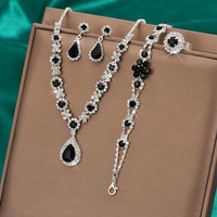 NYY Ensemble de bijoux de mode haut de gamme très vendu, nouveau design, collier, boucles d'oreilles et bague en cristal goutte d'eau
