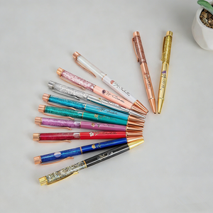 Stylos personnalisés Uionen avec fleur de naissance et nom, stylos dynamiques à sable liquide scintillant, cadeaux d'anniversaire/diplôme/convocation pour étudiants/professeurs - Product Image 3