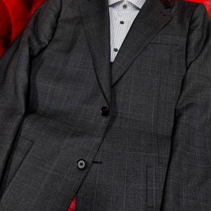 <span class=keywords><strong>Traje</strong></span> Italiano VBC Super 110s de Lana Transpirable de 3 Piezas, Gris Oscuro, Diseño Prince of Wales, Corte Entallado, para Negocios, Bodas y Eventos Formales - Product Image 2