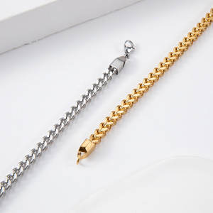 Delicado Collar de Mujer en Acero Inoxidable 316L con Baño de Oro PVD de 14k/18k, Cadena Tipo Espiga, Joyería Fina - Product Image 3