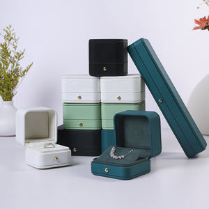 Elegante Scatola Porta Gioielli di Lusso in Pelle PU Verde con Fodera in Camoscio, Forma Rettangolare per Anelli/Bracciali e Collane, Confezione Regalo - Product Image 3