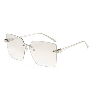 Nuovi Occhiali da Sole Senza Montatura in Metallo Oversize con Protezione UV400 Unisex, Classici e alla Moda, Disponibili in Vari Colori - Product Image 4