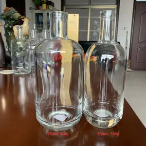 Manufactures Glass Vodka Bottle Luxury Custom Round 500ml 700ml 750ml Glass Vodka Bottle Empty Whisky Alcohol Whiskey Spirit Wine Glass Bottle Gin For Liquor