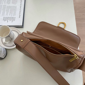 กระเป๋าสะพายข้างผู้หญิง สีน้ำตาล ความจุขนาดใหญ่ สไตล์คลาสสิก กระเป๋าสะพายข้างแบบพกพา ใช้ได้ทุกวัน - Product Image 4