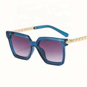 Hot Selling Fashion Luxury <b>Large</b> <b>Frame</b> Lady Sunglasses Gradient Metal Sunglasses UV400 Oversized Square Women Sunglasses 2021 - Product Image 6