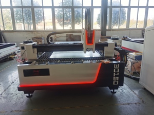 CNCcolgar Super <span class=keywords><strong>économique</strong></span> : Nouvelle machine de <span class=keywords><strong>d</strong></span>écoupe laser à fibre pour tôles métalliques et acier - Product Image 2