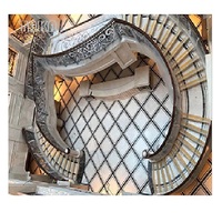 Escalier incurvé en pierre naturelle intérieure de villa personnalisée TAKA, escalier en marbre, grand escalier