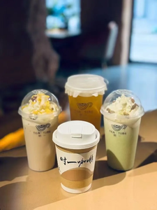 แก้วกาแฟกระดาษลูกฟูกแบบใช้แล้วทิ้ง ย่อยสลายได้เองตามธรรมชาติ ขนาด 90 มม. แบบกำหนดเองได้ พร้อมโลโก้แบบกำหนดเอง ฝาปิดสองชั้น และปลอกหุ้มแบบกำหนดเองได้ - Product Image 4