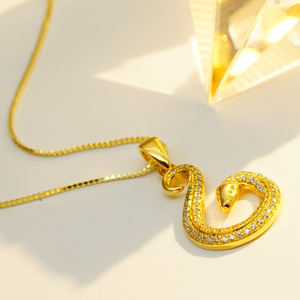Opulento Colgante Cuadrilobular de Oro Sólido de 9K/14K/18K con Esmalte Negro y Diamantes de Laboratorio Engastados a Mano para Regalo - Product Image 3