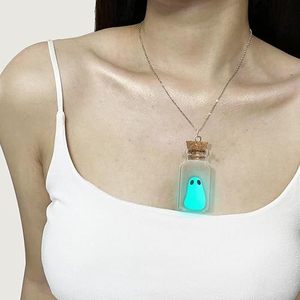 2025 Nouvelle Arrivée Halloween Bijoux Lumineux (Bleu) le Adopter un Fantôme dans une Bouteille Pendentif Collier pour Hommes et Femmes - Product Image 2