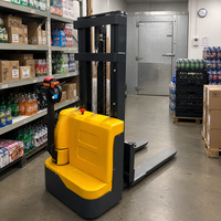 Gerbeur électrique durable de 1,5 à 2 tonnes avec hauteur de levage de 3000 mm, transpalette électrique autopropulsé prêt à être expédié