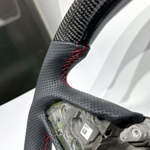 Volant de voiture en fibre de carbone, vente chaude d'usine, livraison rapide, pour Renault <span class=keywords><strong>Megane</strong></span> 2, <span class=keywords><strong>Megane</strong></span> 3, <span class=keywords><strong>Megane</strong></span> 4, tuning automobile, personnalisé haut de gamme - Product Image 5