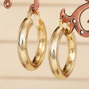 Orecchini a cerchio placcati in oro Reyzon, lega di zinco, stile classico, gioielli di moda unisex E4452 - Product Image 5