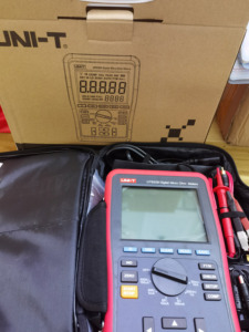 Uni-t UT620B Ohmmètre numérique électronique, testeur de faible résistance avec transmission USB, 600V pour la tension, précision de 0,25% - Product Image 1