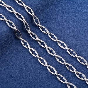 Collier vintage ajouré en forme de croix, chaîne à maillons en acier inoxydable pour femmes et hommes, couleur argent, ras-du-cou, bijoux en métal - Product Image 1