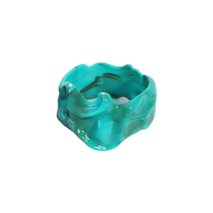 Oferta Especial: Brazalete de Resina Orgánica Hecho a Mano con Forma Abierta, Textura de Tortuga con Efecto Marmoleado, Grueso e Irregular, Estilo Llamativo - Product Image 1