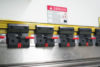 2025 MYT tôle CNC presse plieuse 125 tonnes 2500mm 6 + 1 axes hydraulique CNC presse plieuse à vendre