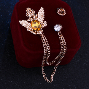 Rétro Strass Alliage Gland Aigle Broche Pas Cher Hommes Femmes Style Placage Revers Corsage Cristal Strass Broche Avec Chaîne - Product Image 6