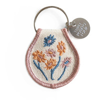 Porte-clés personnalisé avec logo brodé pour femmes, étiquette de clé en tissu double face personnalisée, badge en sergé, porte-clés, cadeau pour la fête des mères