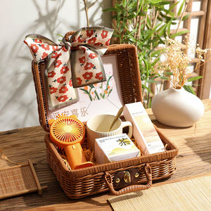 Juego de caja de regalo <span class=keywords><strong>para</strong></span> <span class=keywords><strong>empleados</strong></span>, cesta de mano tejida de ratán pequeña Vintage, cesta de Picnic <span class=keywords><strong>para</strong></span> regalo de cumpleaños <span class=keywords><strong>para</strong></span> niñas con recuerdos - Product Image 4