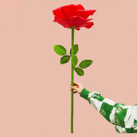 Rose artificielle géante rouge sur pied, grande rose en mousse pour décoration de mariage, fond de couloir, événement, vitrine, ornement