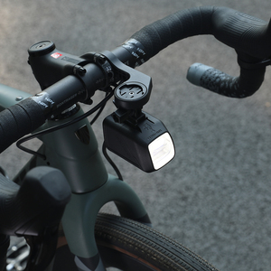 Lampe de vélo Gaciron Cetus Max 2000 lumens en alliage d'aluminium noir, IPX6, autonomie 30h pour la conduite nocturne - Product Image 5