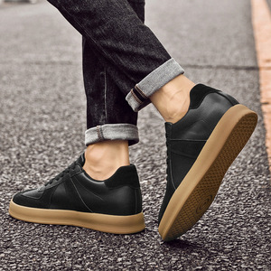 Zapatillas de deporte personalizadas de alta calidad para hombres y mujeres, Zapatillas deportivas de estilo para caminar de cuero genuino, tipo de cierre con cordones - Product Image 5