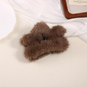 Pince à cheveux en peluche tendance pour femme, motif étoile, couleur unie, en plastique, 13 cm, style coréen, collection automne/hiver - Product Image 5